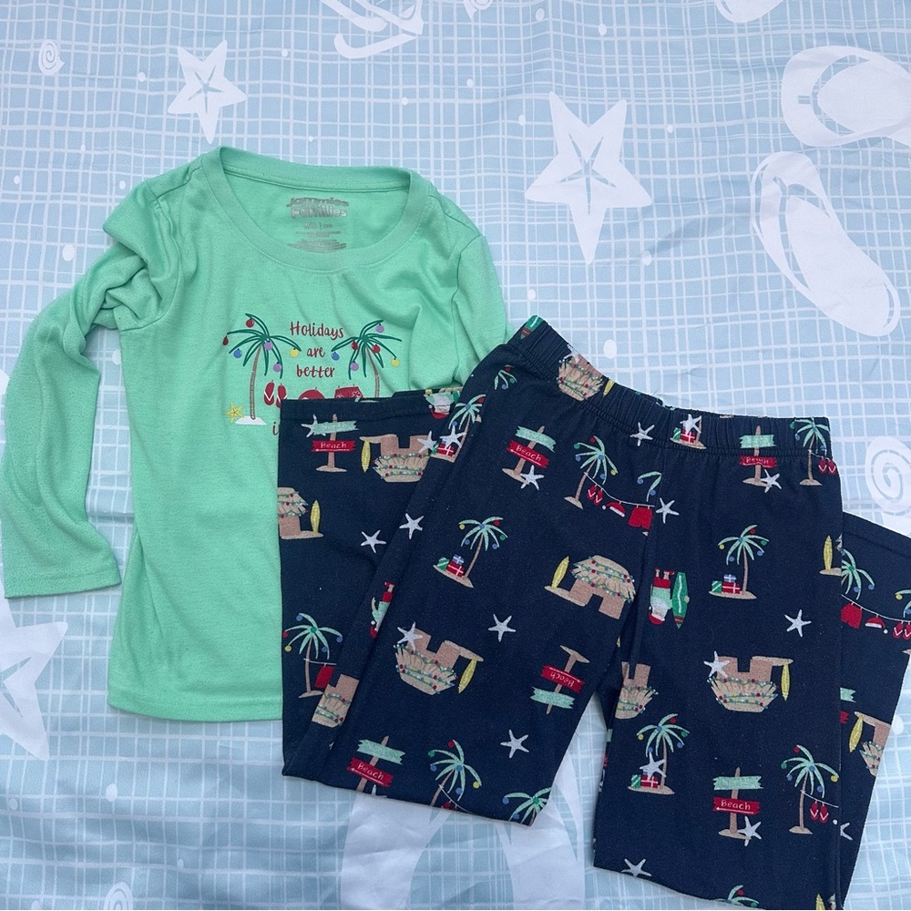 Girls’ Holiday pajamas